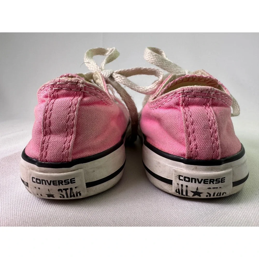 Converse step into